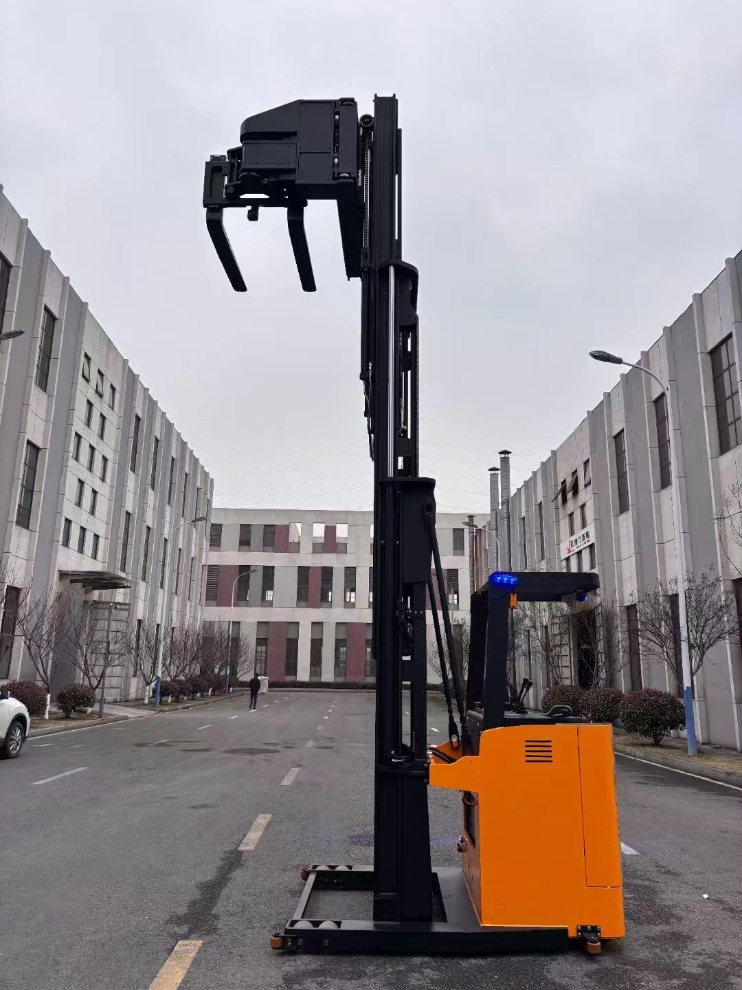 三向叉车实拍